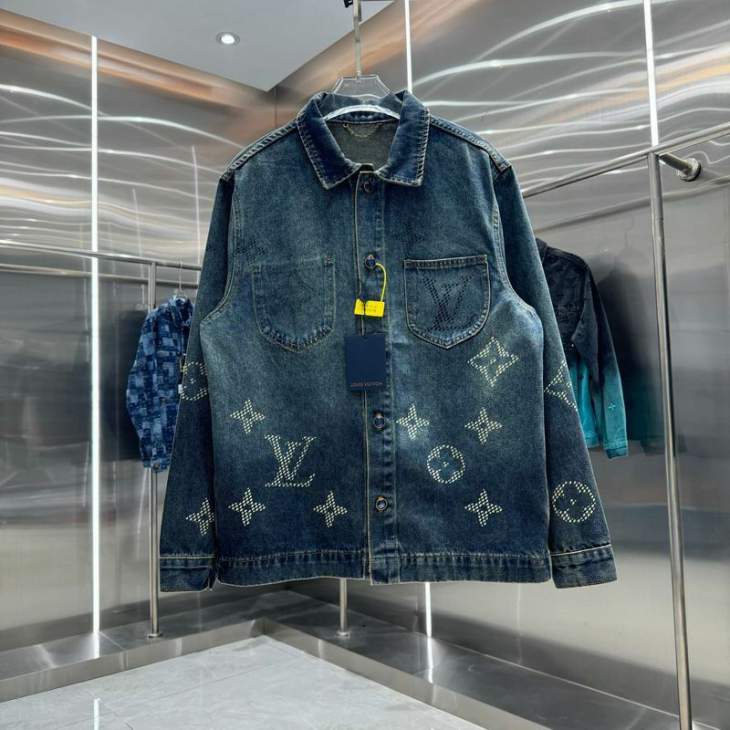 Picture of LV Sweater Suits _SKULVsz46-52hgntx3641188